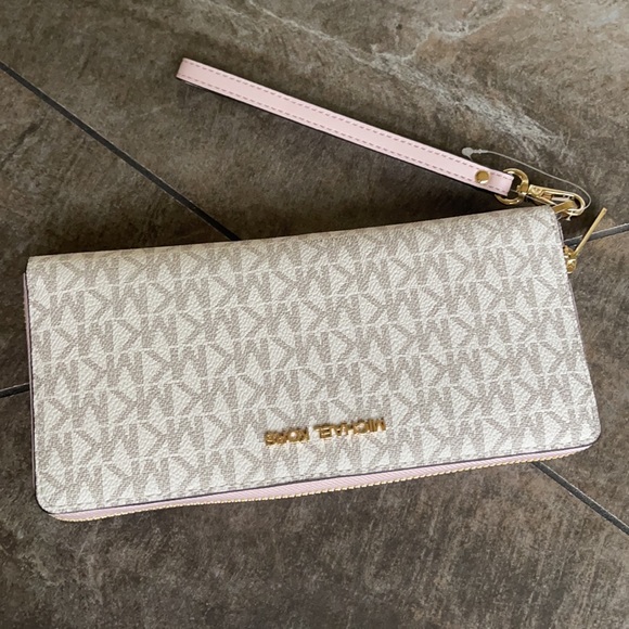 Michael Kors Jet Set Travel Large Travel CONTINENTAL Wallet-Wristlet - Picture 7 of 16